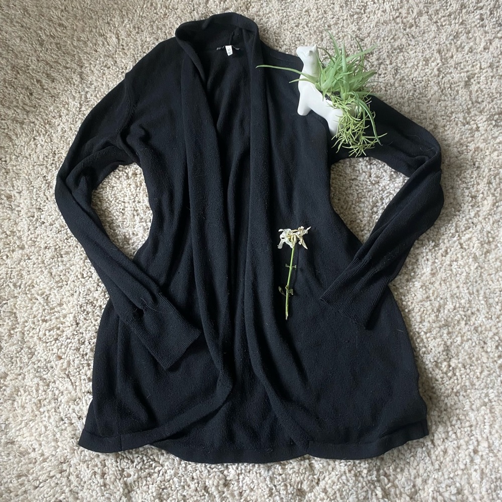 Ella Maus super cute and casual black long sleeve spring summer cardigan